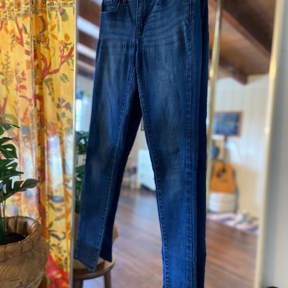 Women's  Levi Blue Jeans